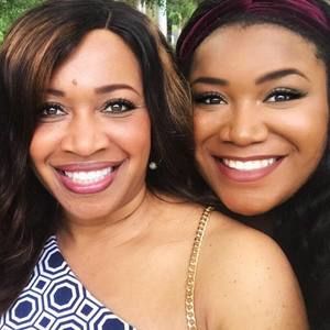 Meet your Posher, Allona